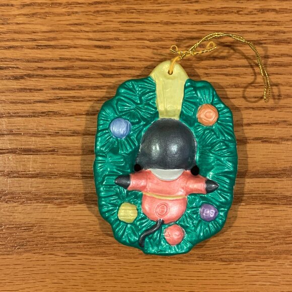 VINTAGE HANDMADE CERAMIC CHRISTMAS ORNAMENT, MOUSE ON A WREATH - Picture 2 of 4